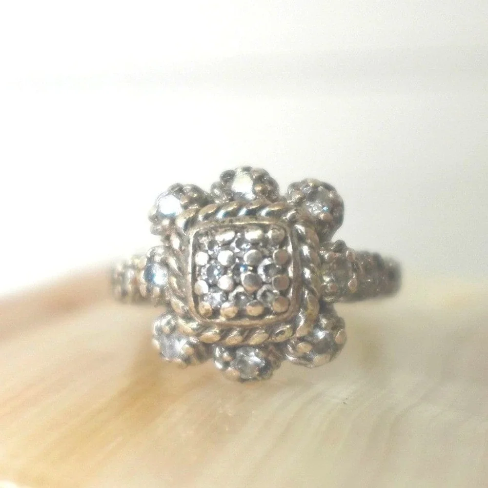 Judith Ripka Sterling Silver 925 CZ Diamond Ring Size 7.75 Cluster Halo Jewelry